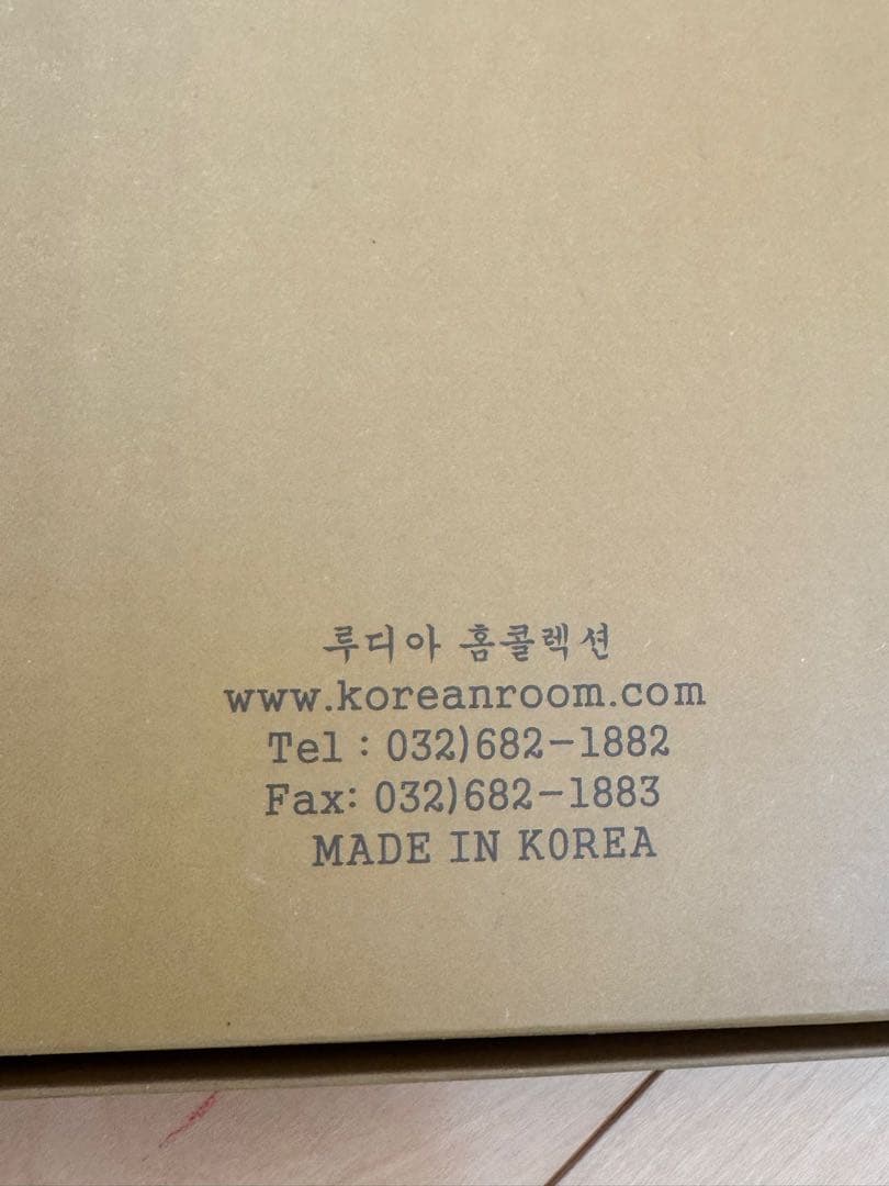 韓国・花柄刺繍ホワイトエプロン