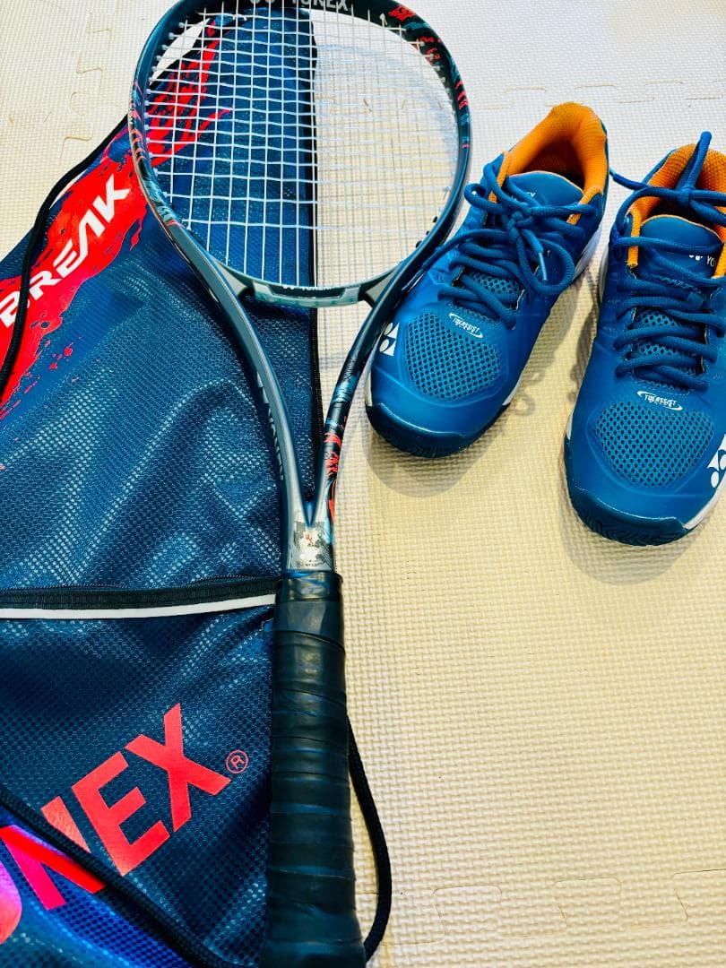 美品！！ヨネックス YONEX ソフトテニスラケット シューズ※ケースおまけ付き