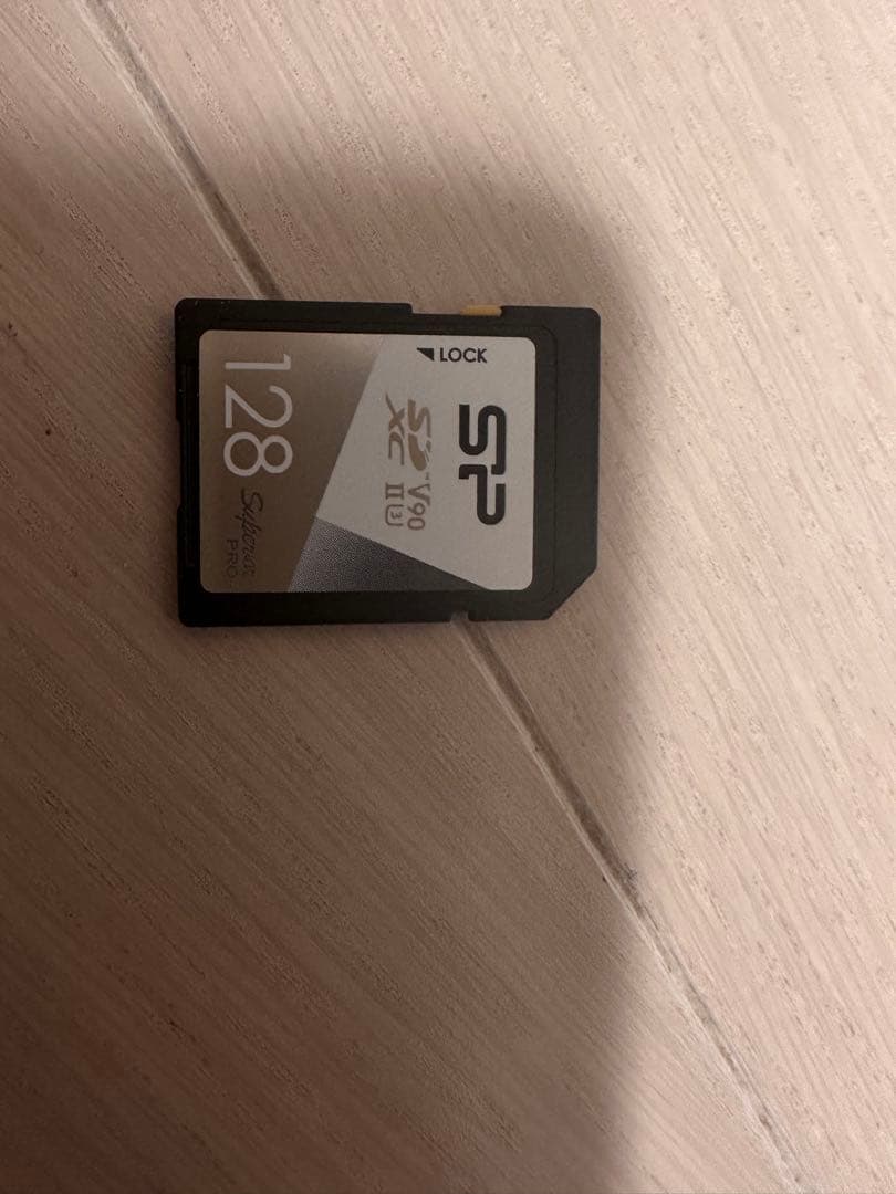 Canon EOS R10 本体、予備バッテリー×2 128gbメモリーカード