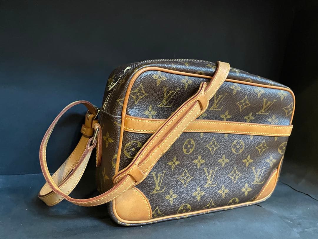 ルイヴィトン トロカデロ 27