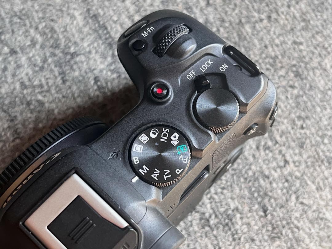 Canon EOS R8 ミラーレス一眼 本体