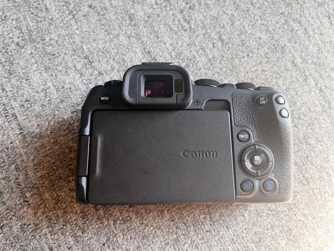 Canon EOS R8 ミラーレス一眼 本体