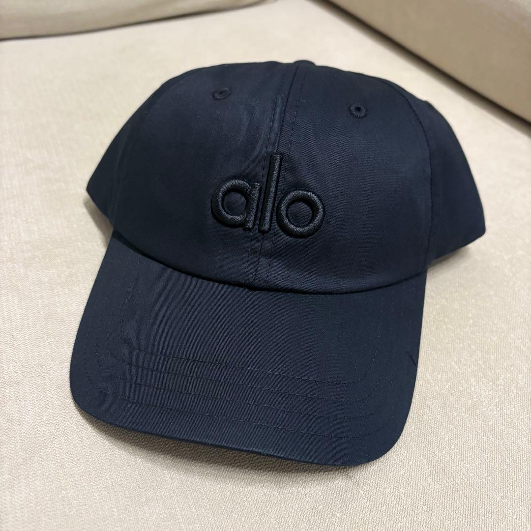 alo yoga ブラック　キャップ