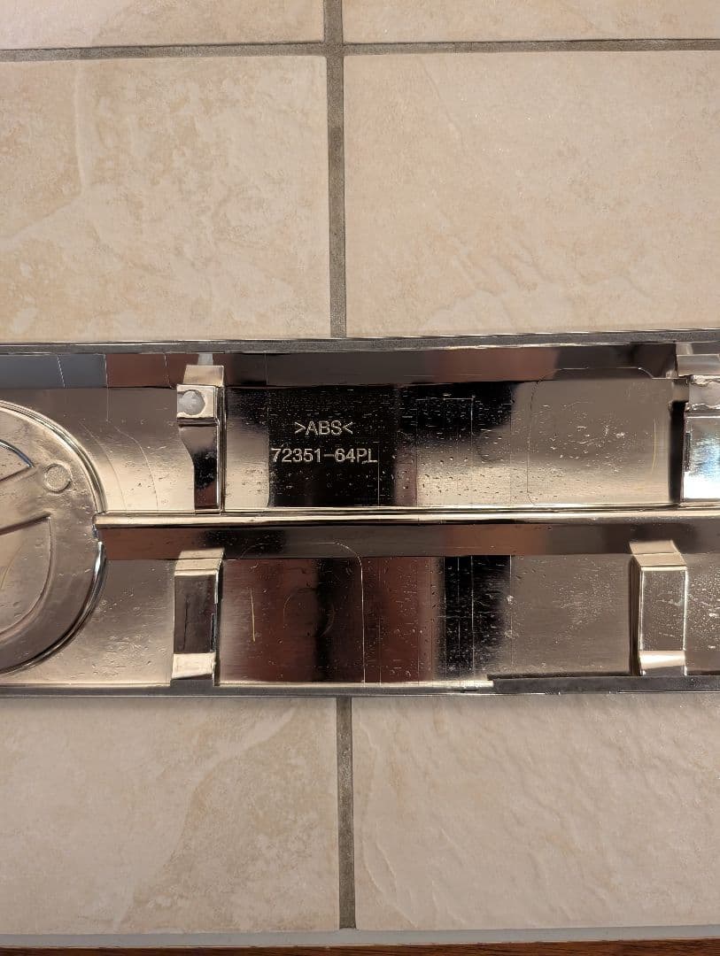 新車取り外し　マツダスクラムワゴン　フロントグリル　DG17W型