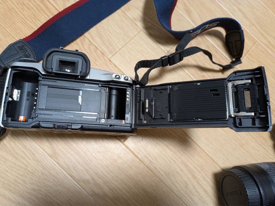 (ジャンク品)Canon EOS kiss一眼レフフィルムカメラ レンズ2本付き