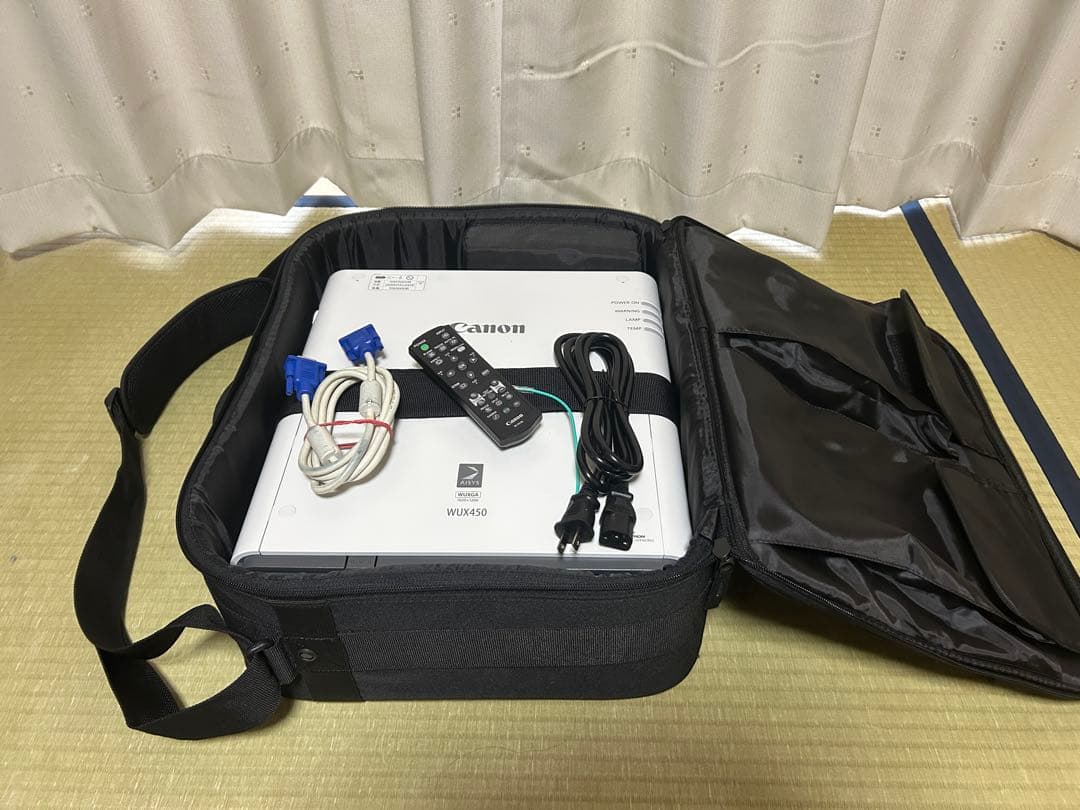 CanonプロジェクターWUX450 純正ケース•リモコン付き