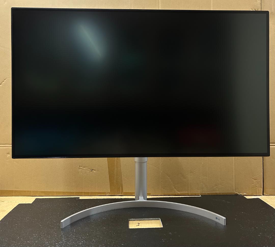 使用僅か LG 32UL950