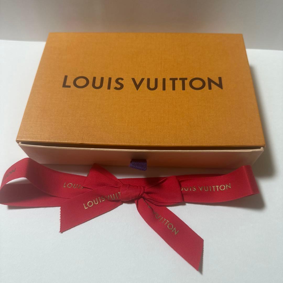 ルイヴィトン　iPhone14Pro ケース　手帳型　フォリオ