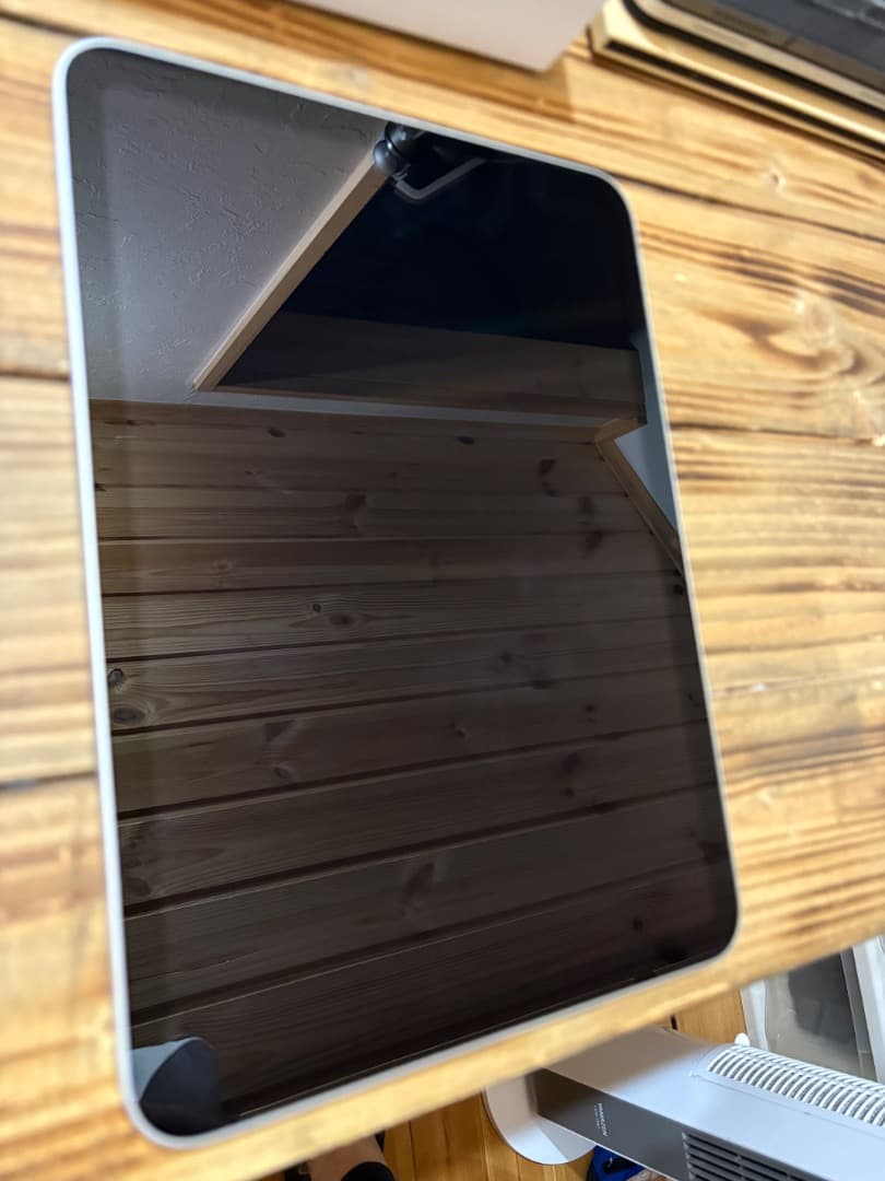 美品 iPad 第10世代 シルバー バッテリー98％