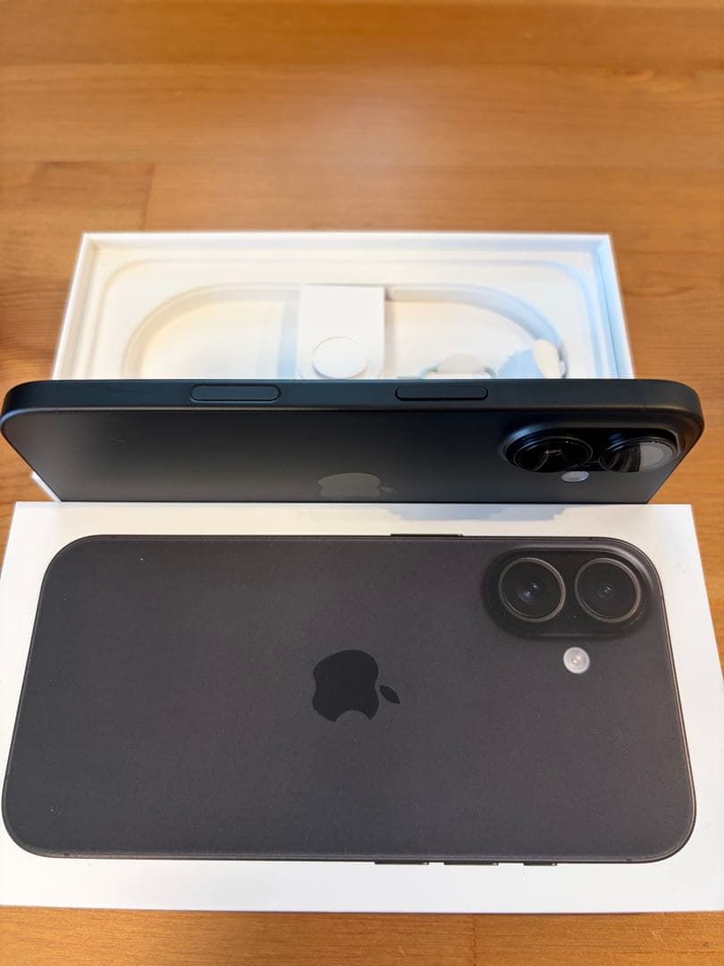 Apple iPhone 16 ブラック 本体