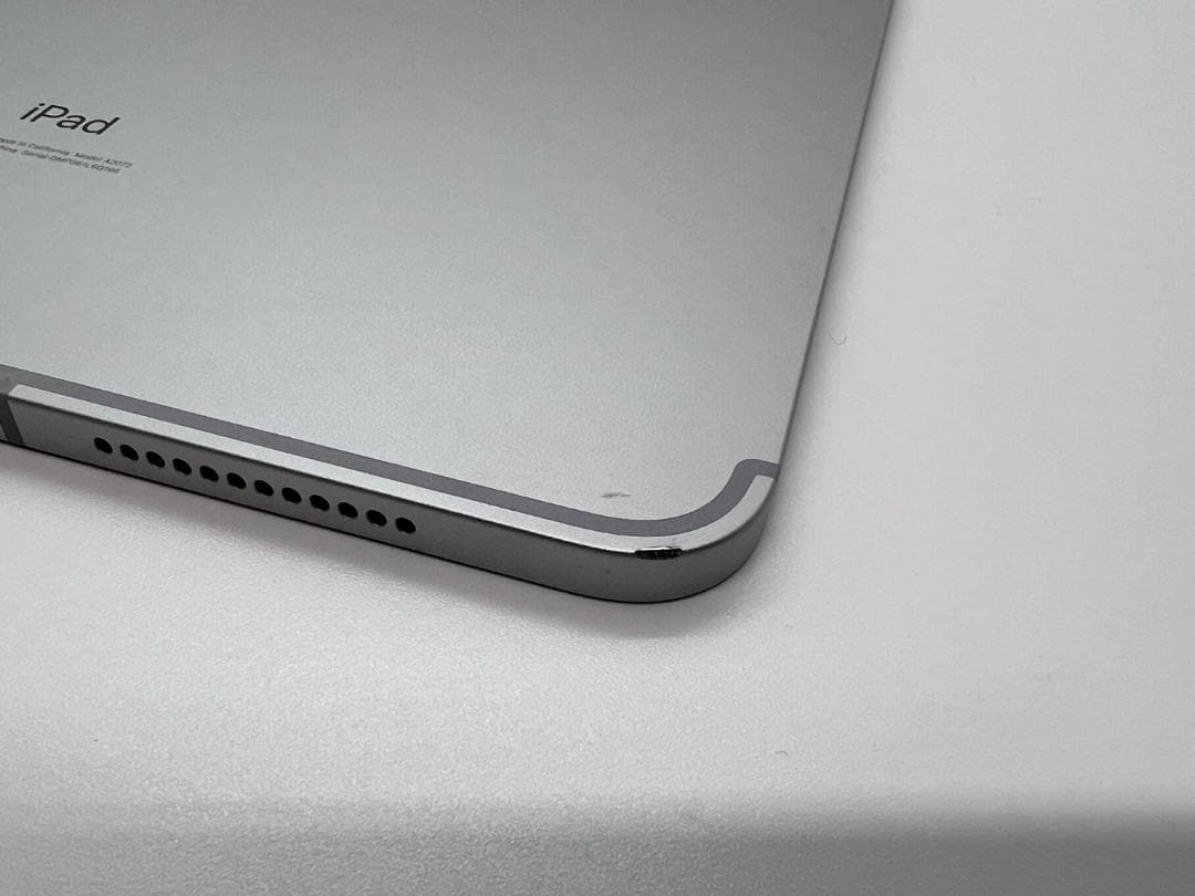 【SIMロック解除済】iPad Air4 256GB セルラーモデル　訳あり