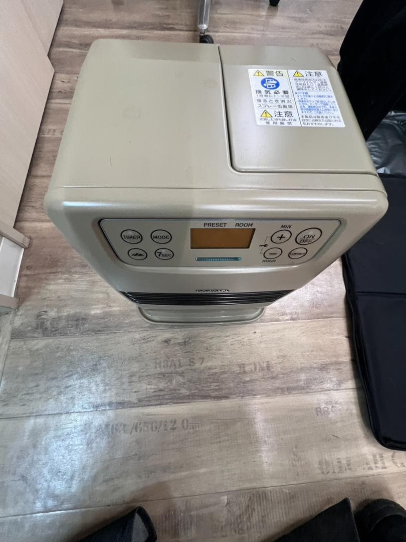 コロナストア限定ポータブル電源対応石油ファンヒーター（フィールドベージュ）