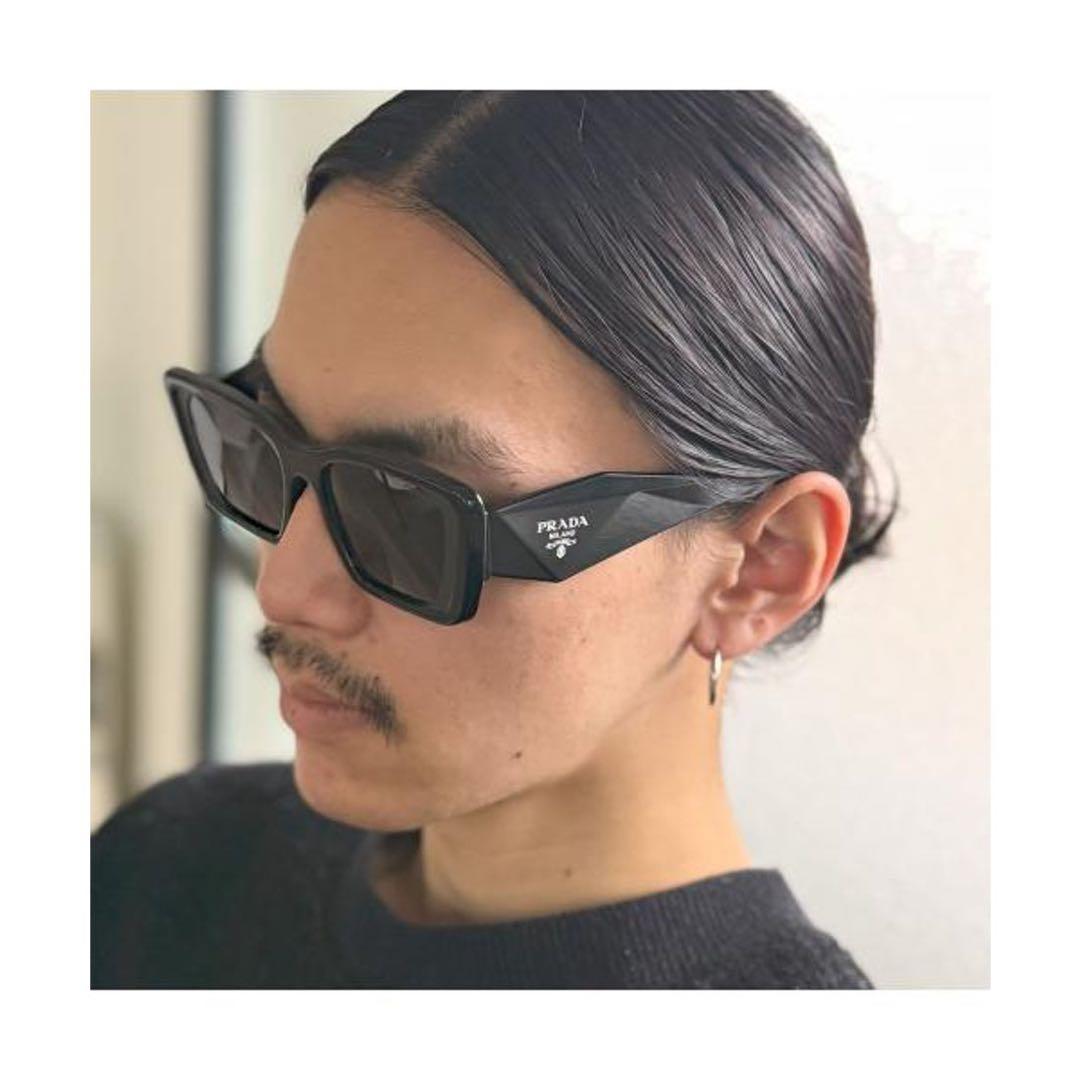 PRADA サングラス SPR 08Y キャットアイ型トライアングルロゴ