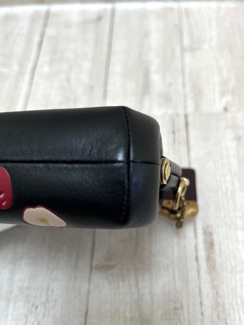 【美品】coachりんご柄　コーチCOACH がま口 財布　キスロック