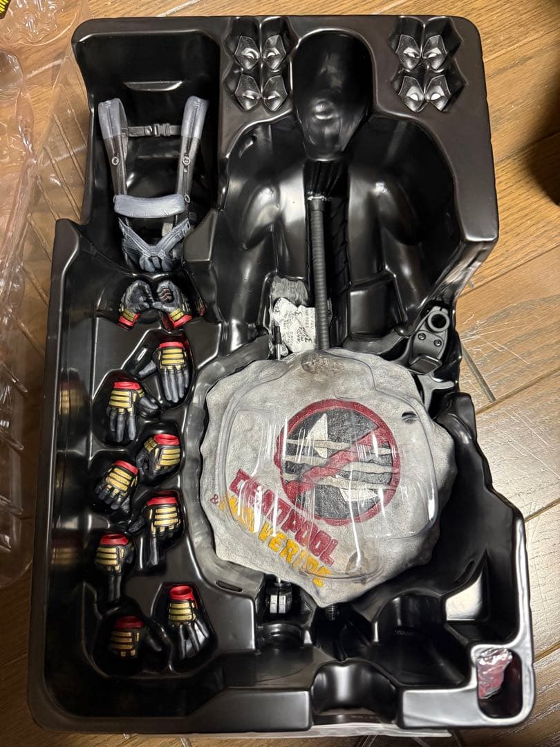 【ムービー・マスターピース】デッドプール、ウルヴァリンボーナスアクセサリー付き