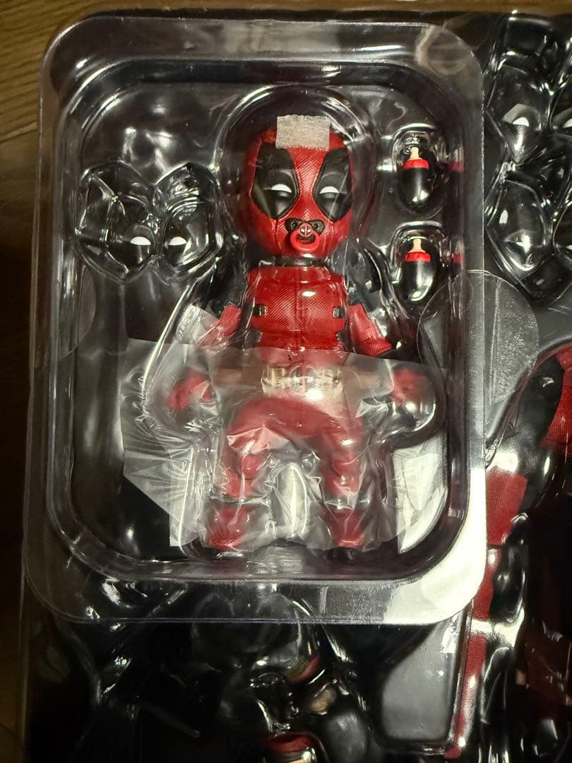 【ムービー・マスターピース】デッドプール、ウルヴァリンボーナスアクセサリー付き