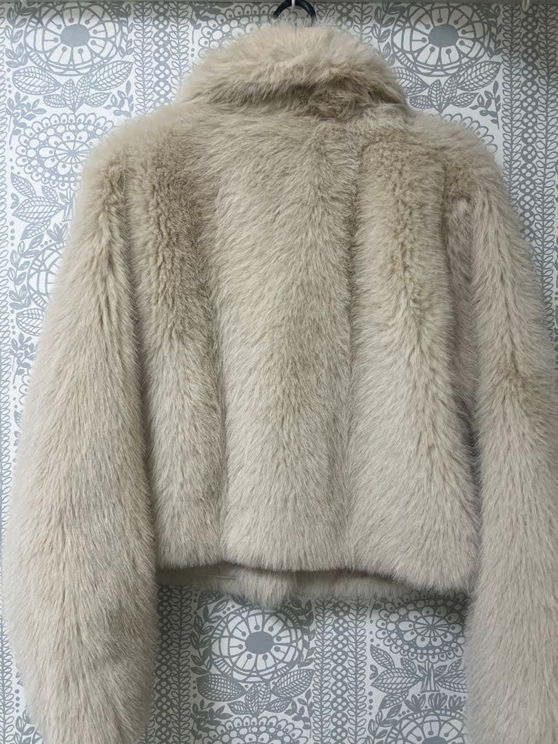 ZARA ベージュ フェイクファーコート Sサイズ