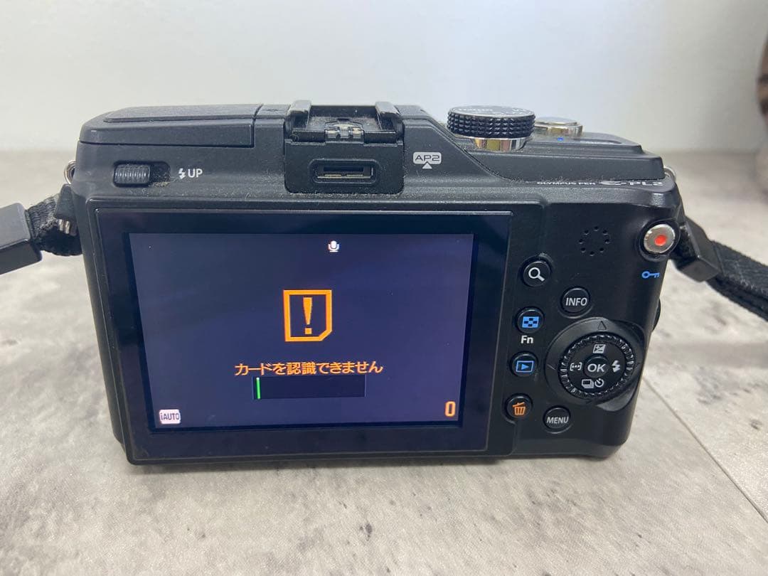 ＋OLYMPUS PEN E-PL2 デジカメ　ブラック