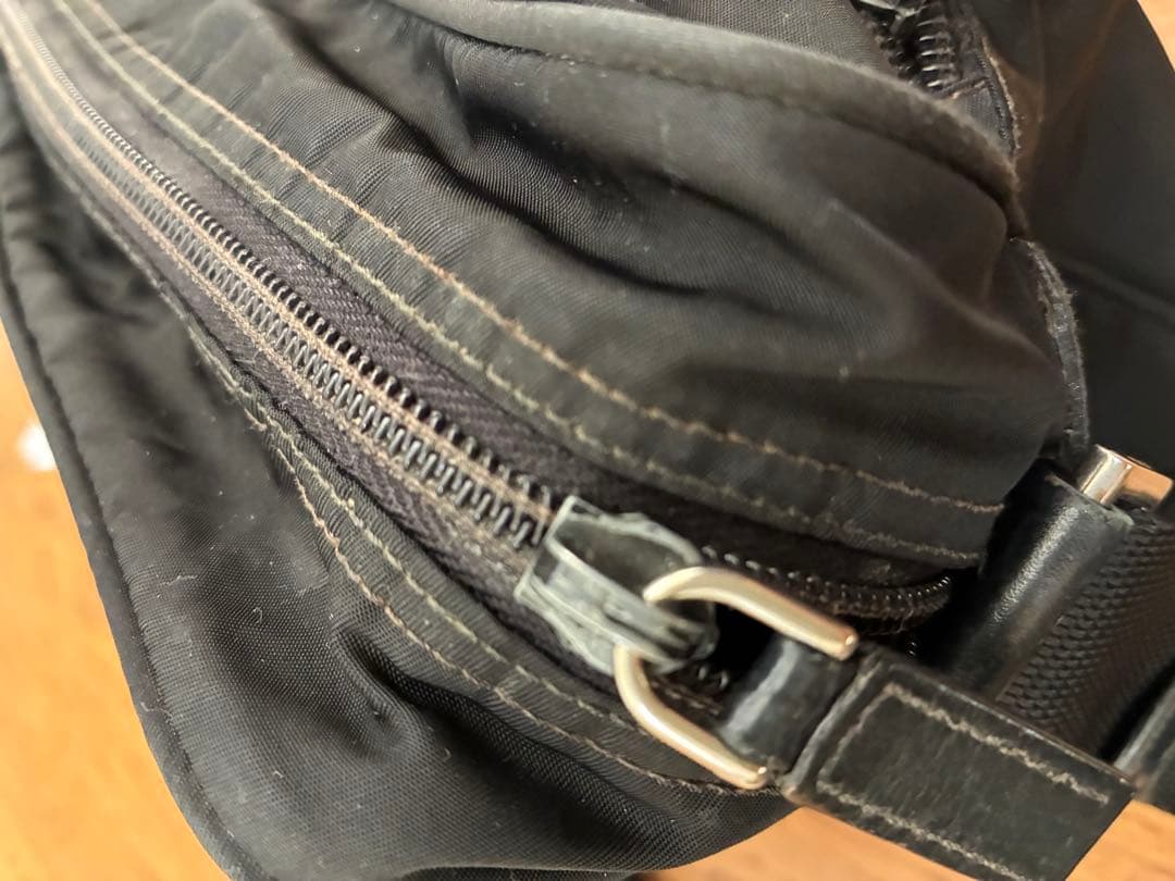 PRADA ブラック ショルダーバッグ　ジャンク