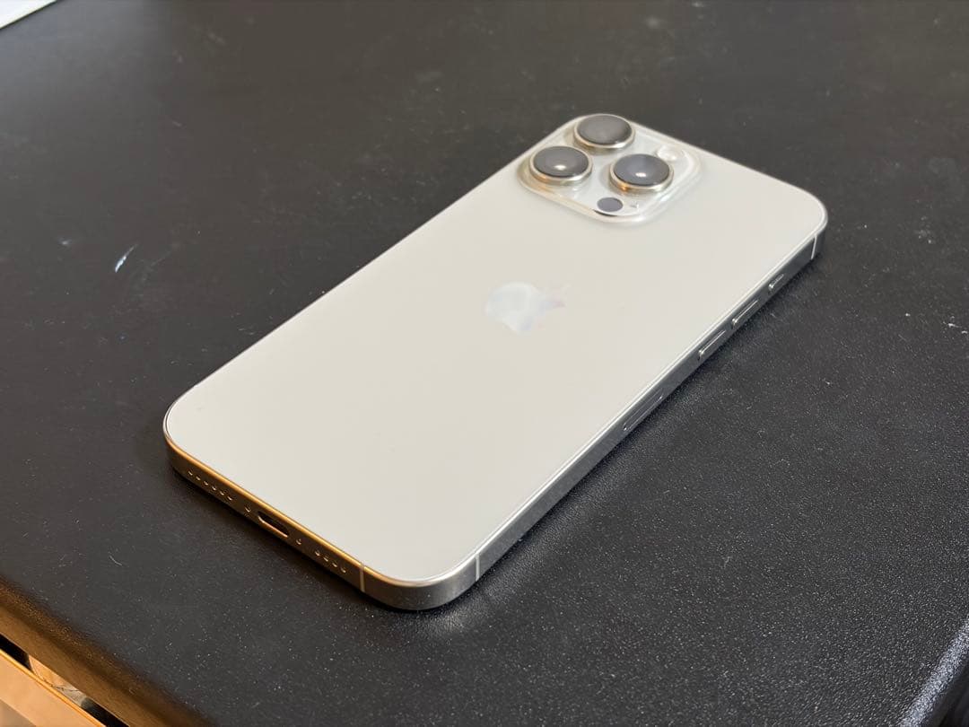 Apple iPhone 16 Pro Max 256GB ナチュラルチタニウム