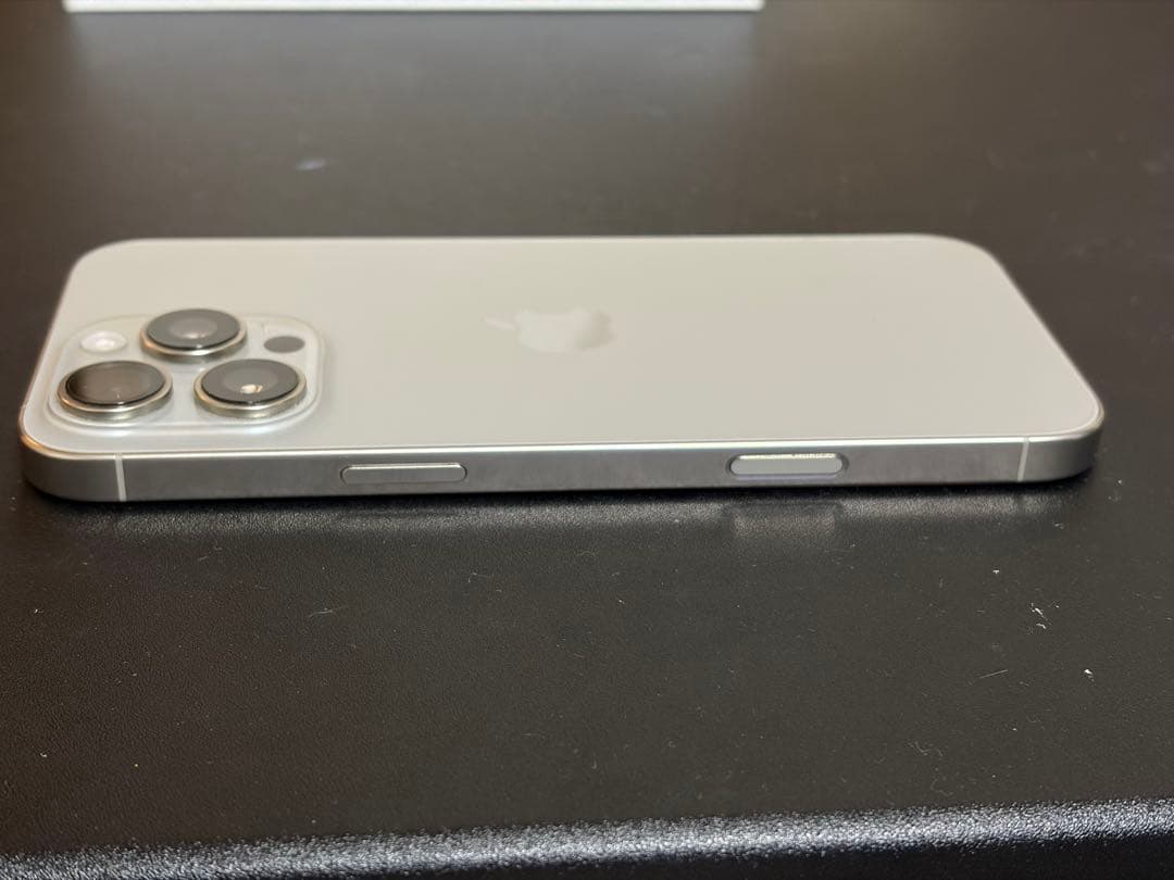 Apple iPhone 16 Pro Max 256GB ナチュラルチタニウム