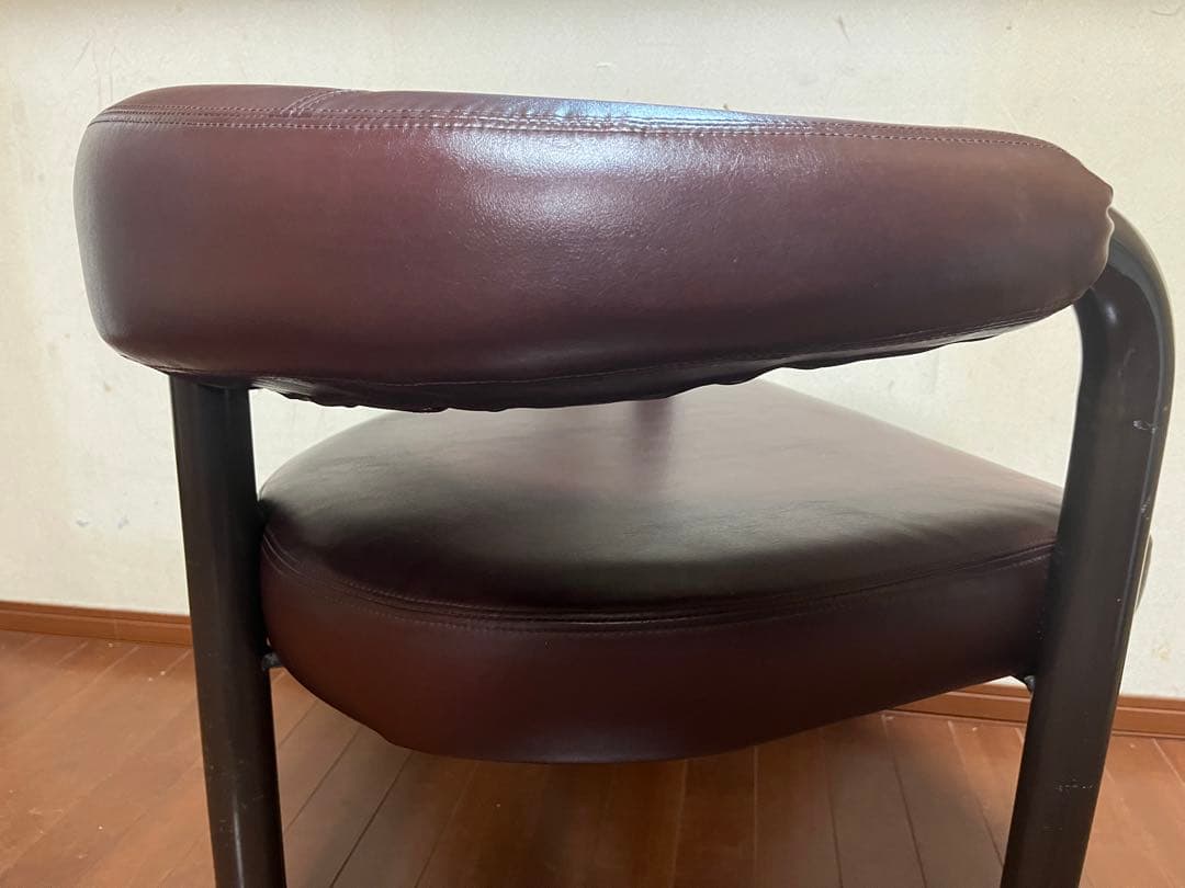 【すし　MOBILIA】　モビリア　革シングルソファ　日本創業①