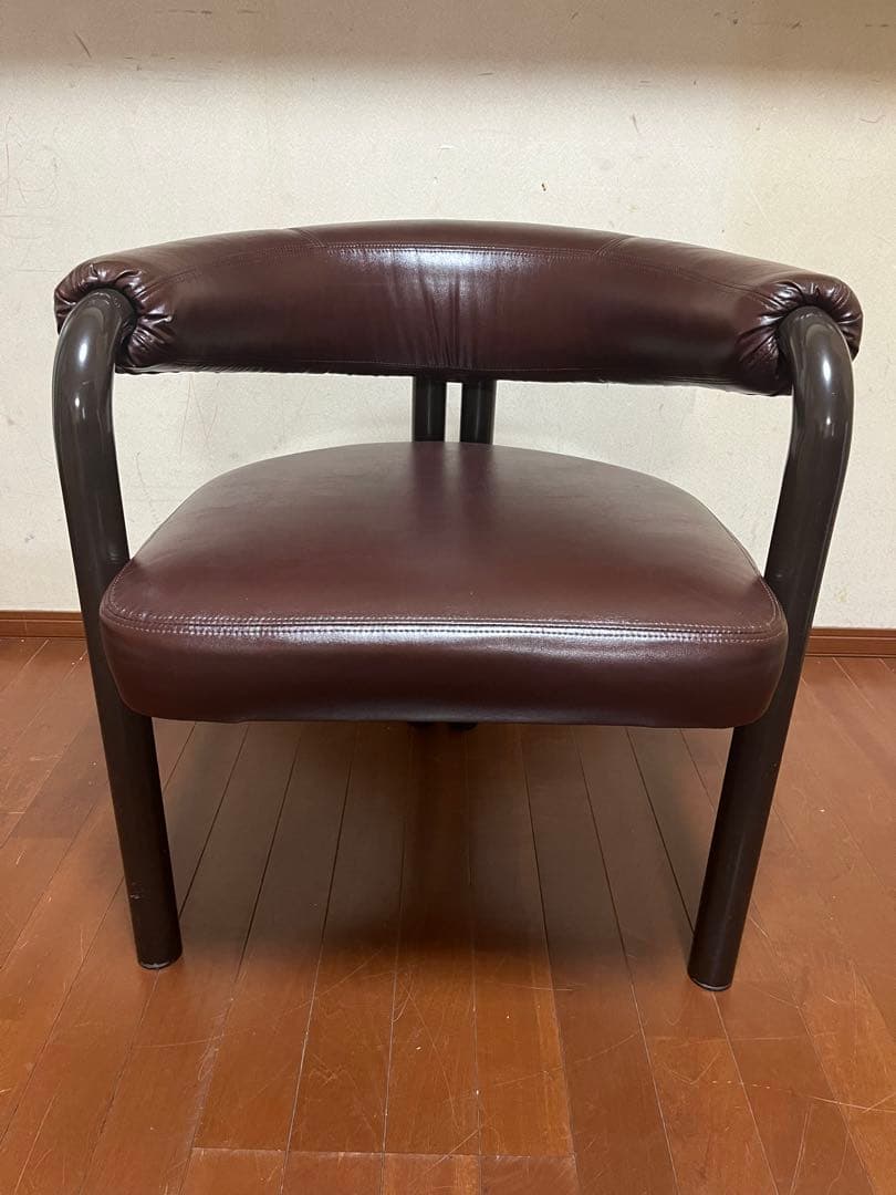 【すし　MOBILIA】　モビリア　革シングルソファ　日本創業①