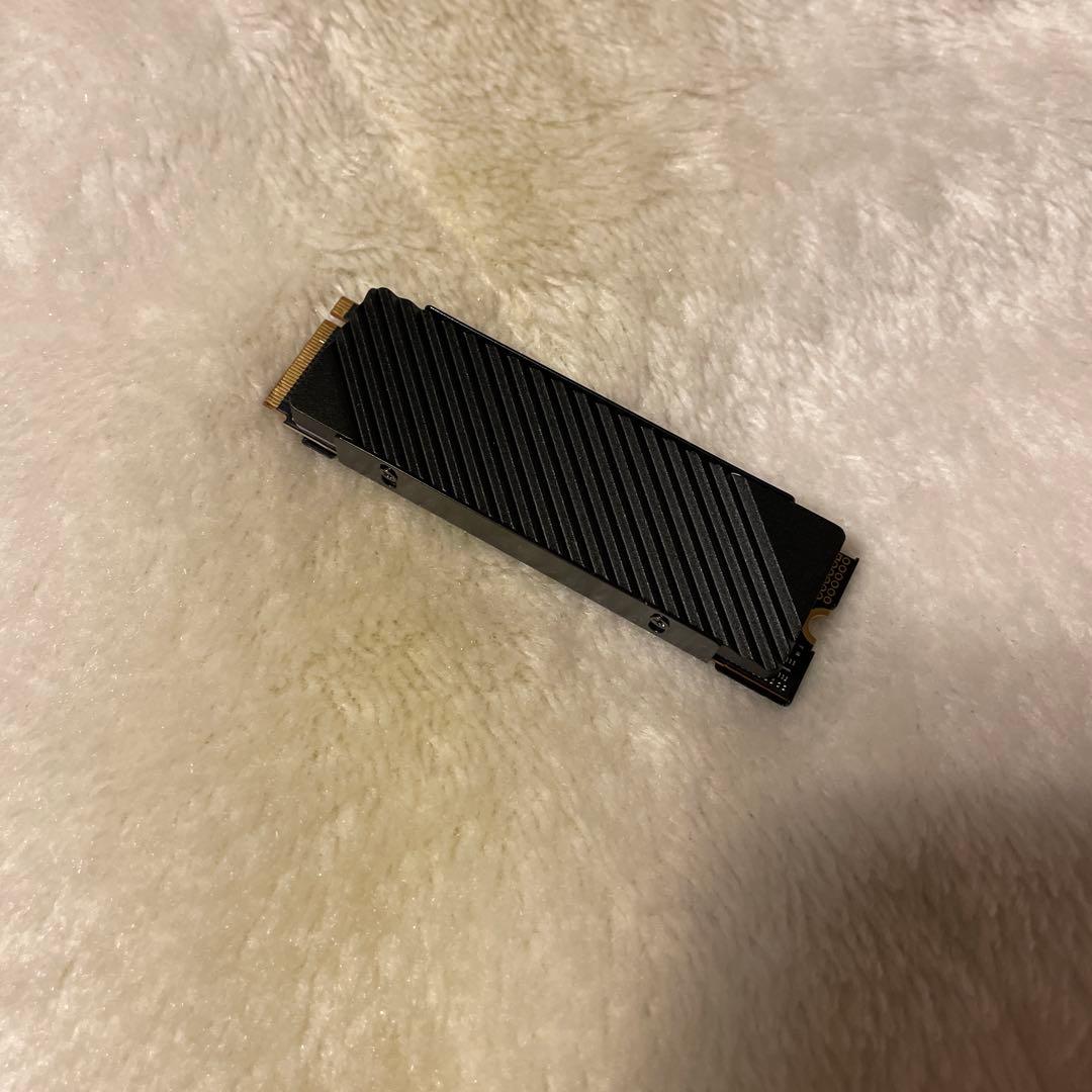 シー　箱無しでの出品！　Hanye PCIe Gen4x4 M.2 SSD