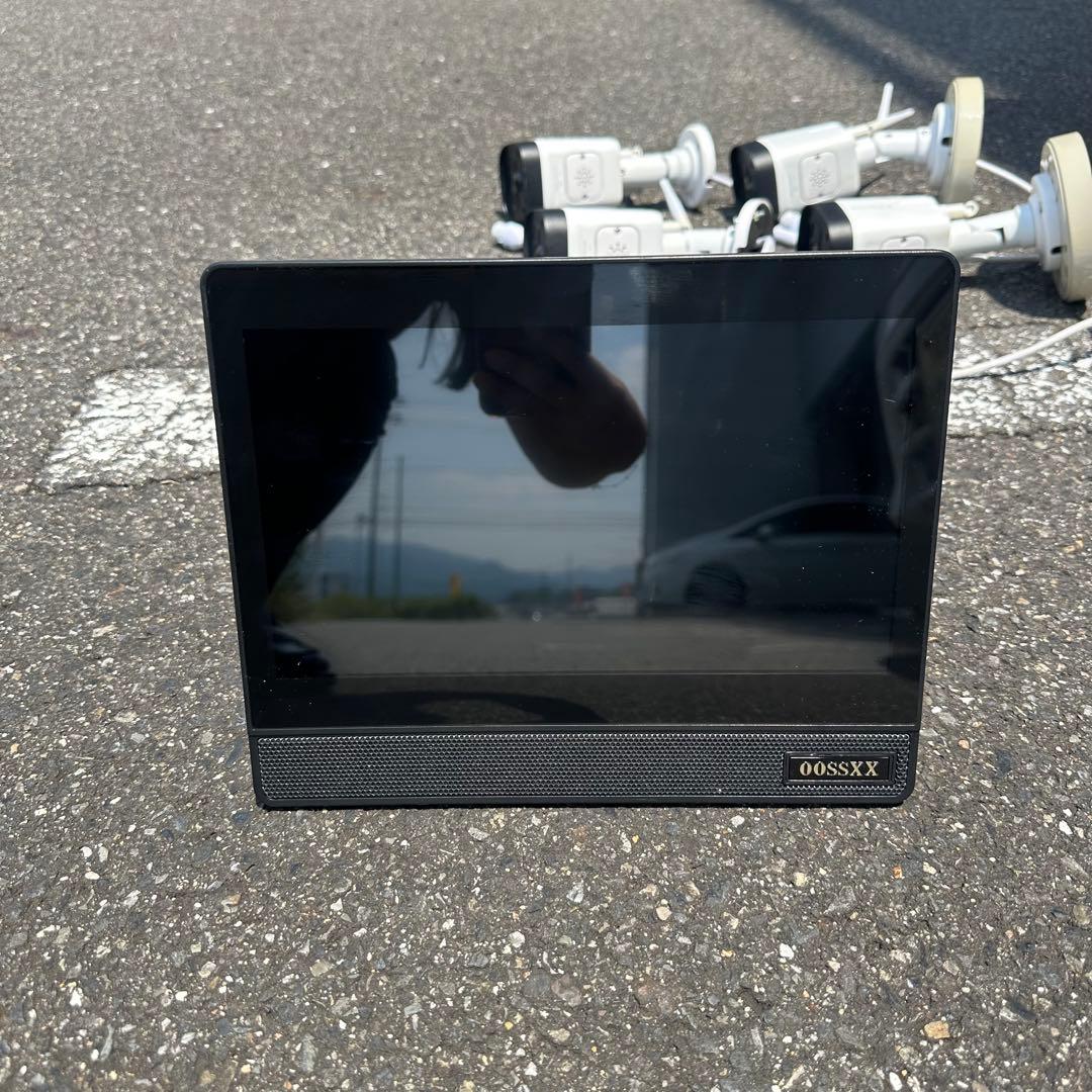 防犯カメラ　OOSSXX 10インチモニター付　4台