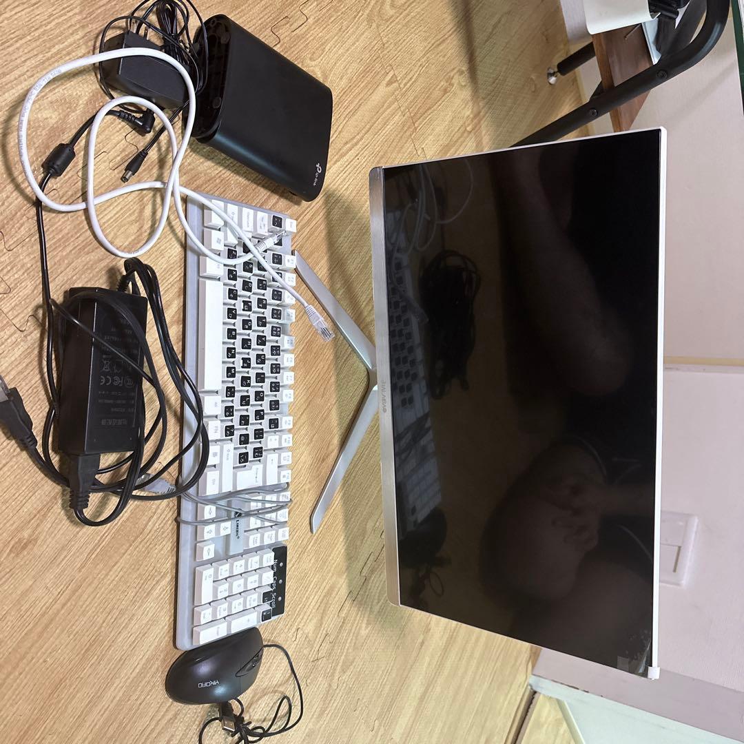 液晶一体型　キーボード・マウス・Wi-Fiルーター付き