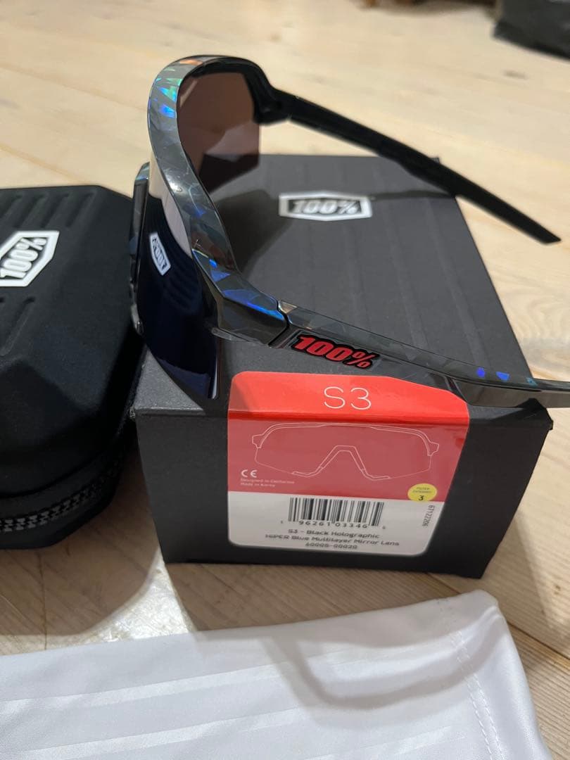 100% サングラス S3 - ブラックホログラム