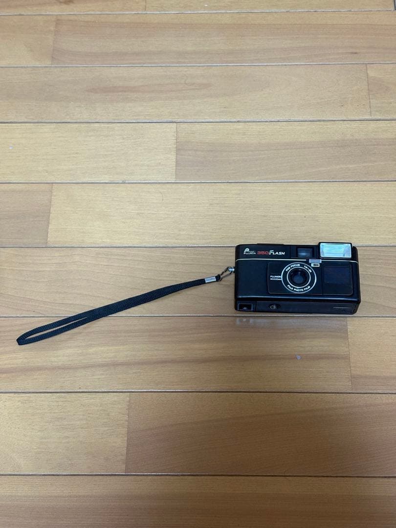 ヴィンテージ富士フイルム「Pocket Fujica 350 Flash」です。