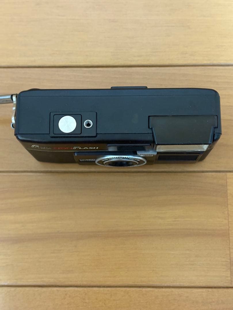 ヴィンテージ富士フイルム「Pocket Fujica 350 Flash」です。