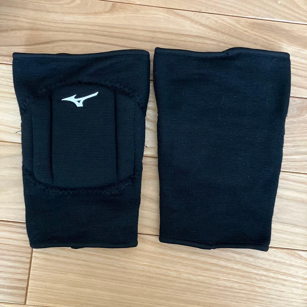 【最終値下げ】シューズ24.5・ショーツ・膝あて×2、MIKASA練習球