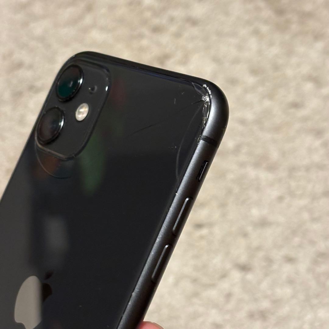 Apple iPhone 11 ブラック 本体 イヤフォン付き　256gb