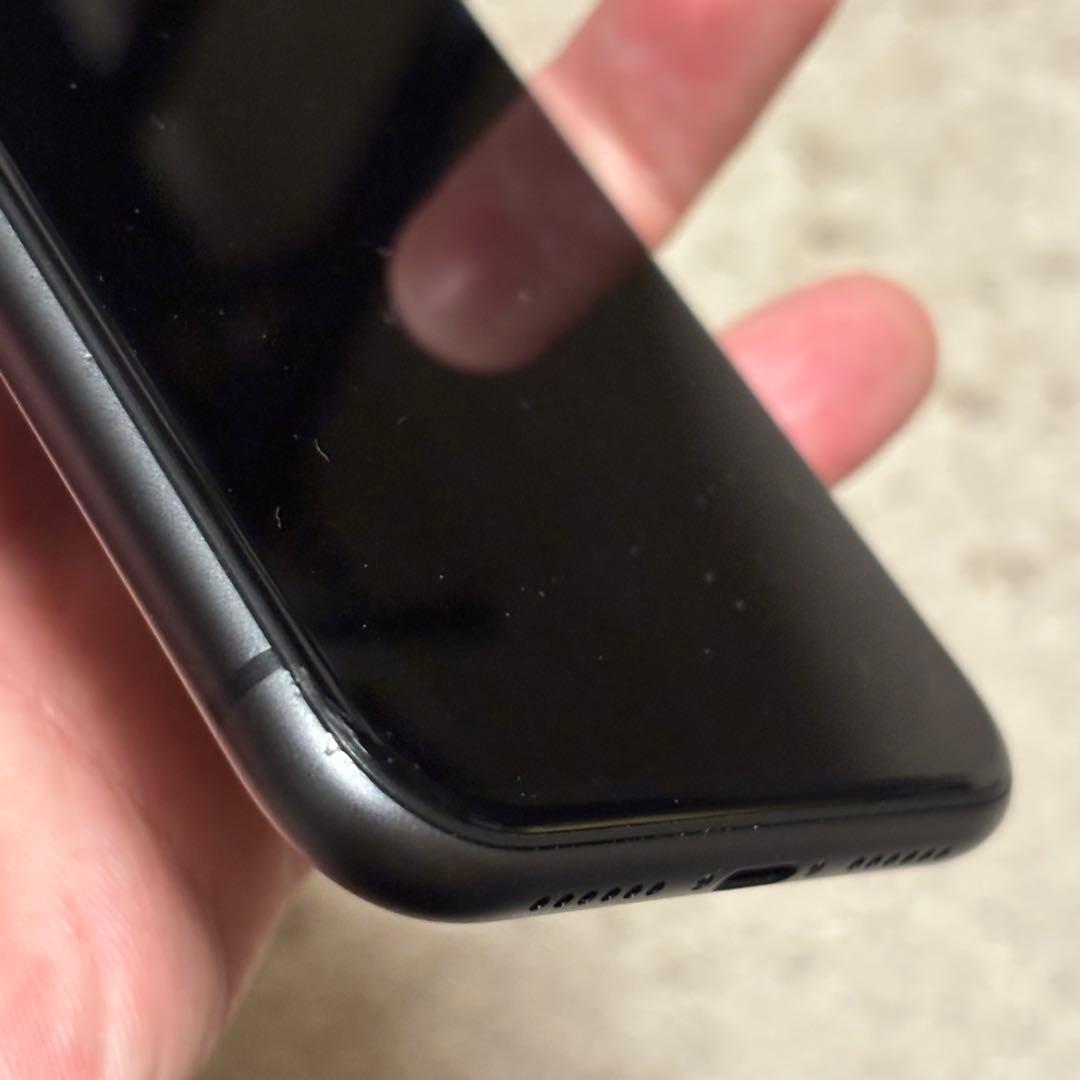 Apple iPhone 11 ブラック 本体 イヤフォン付き　256gb