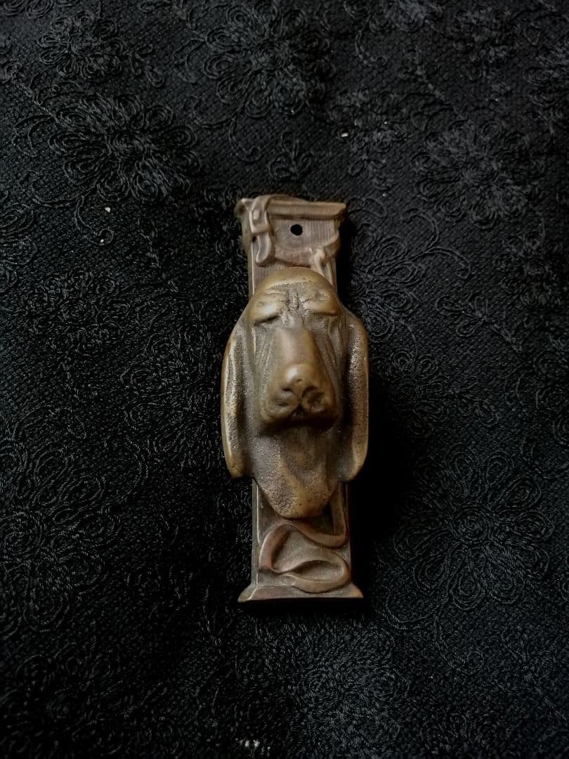 英国アンティーク　1930〜　ブラッドハウンド小さな真鍮製のドアノッカー 希少