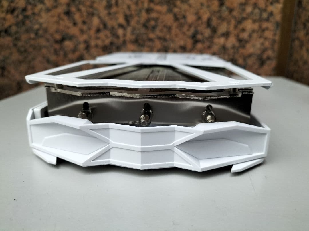 かざ RTX4060Ti 8GB White