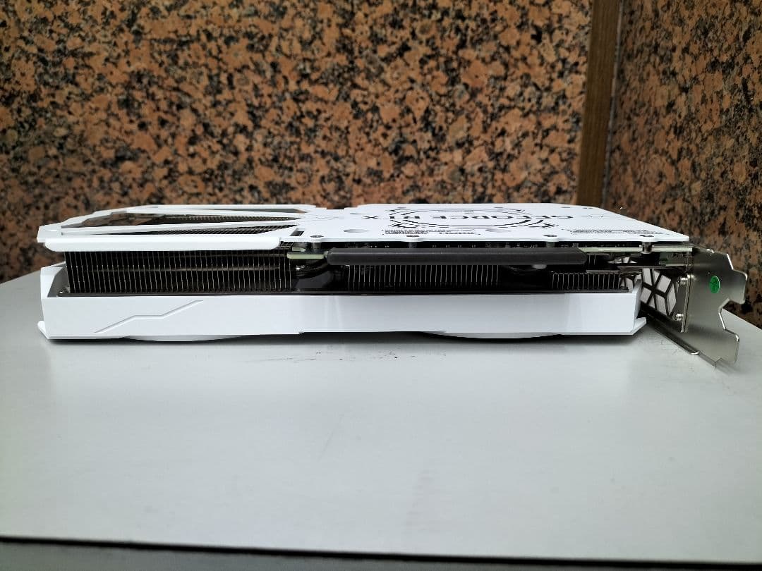 かざ RTX4060Ti 8GB White