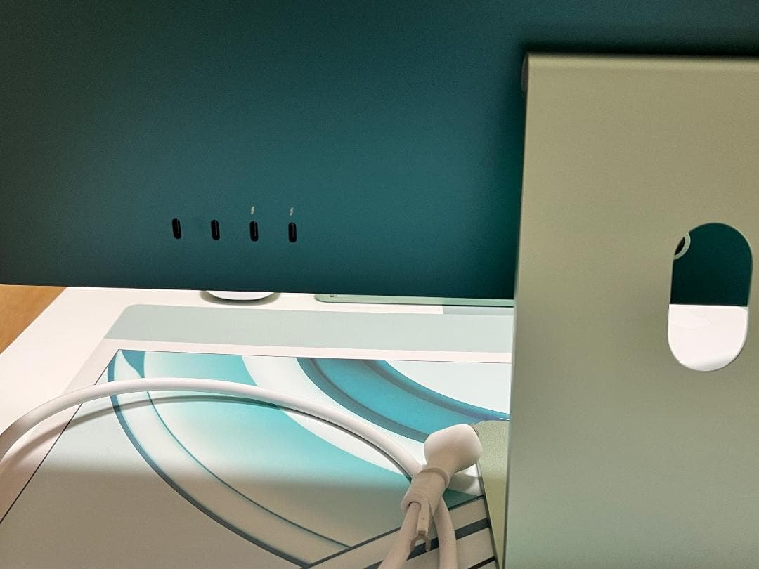 iMac M3 24インチ 4ポート 2023（カスタマイズ仕様）グリーン