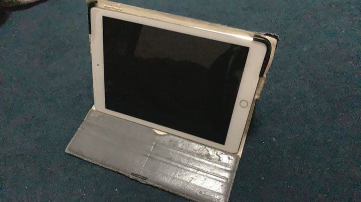 ディスプレイ・モニター本体 iPad AiR2