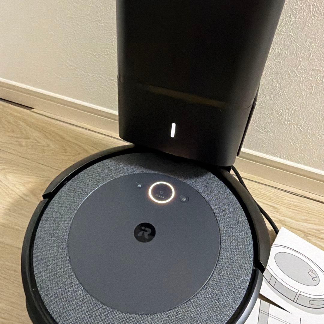 ルンバ　ロボット掃除機本体と充電ベース ブラック　i3+