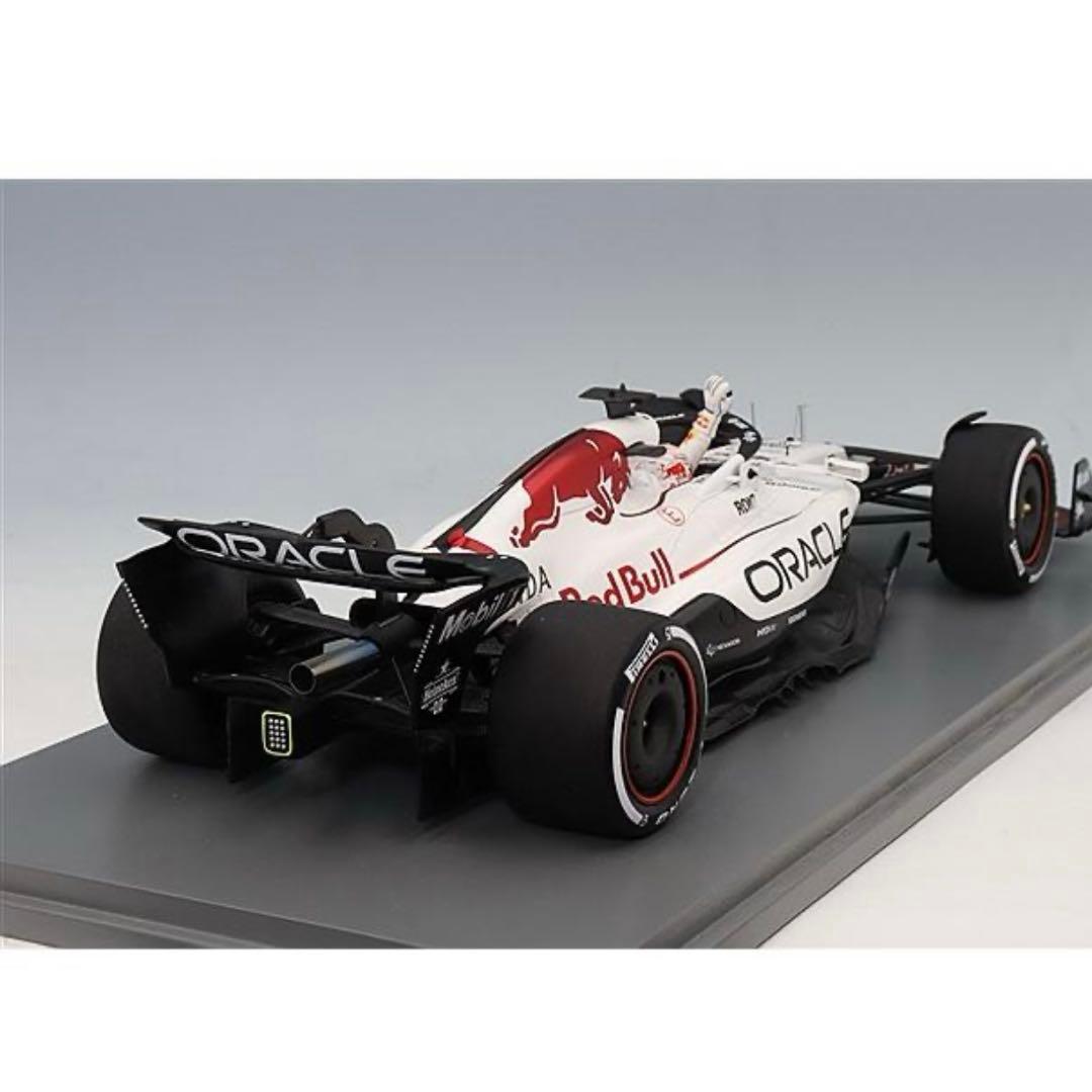 1/18 レッドブルレーシング RB21 2025日本GP M.フェルスタッペン