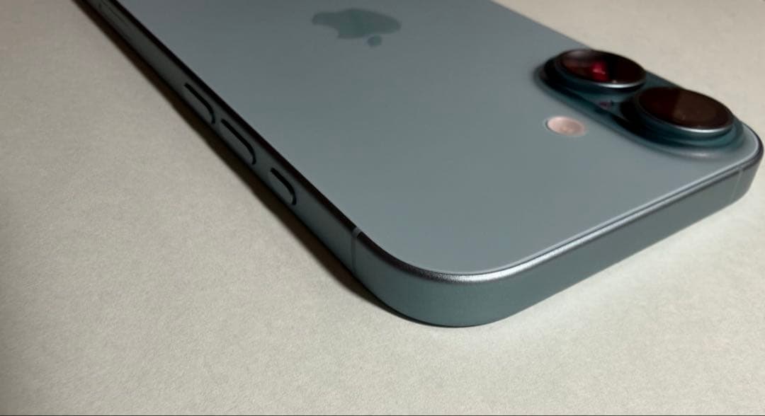 【美品】Apple iPhone 16 128GB 本体 ティール