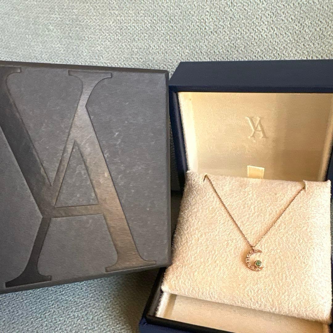 カプチーノ様　ヴァンドーム青山　k10 ダイヤ　エメラルド月ネックレス 箱付き