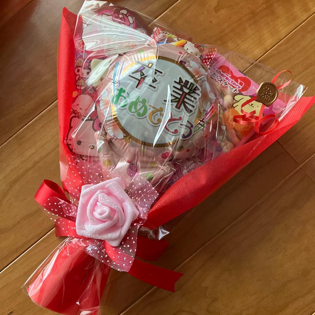 mimi様オーダー品　バルーンブーケ　お菓子　サンリオ　卒園　卒業