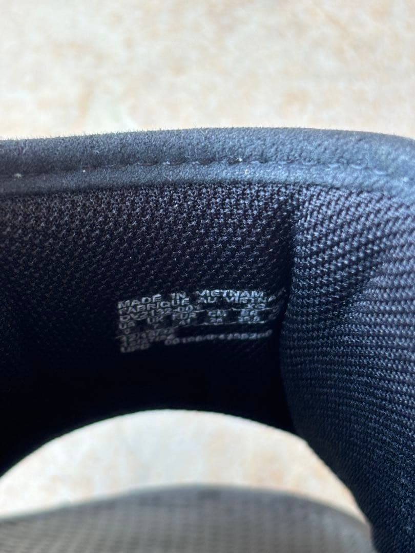 Nike モアテン　ブラック スライドサンダル