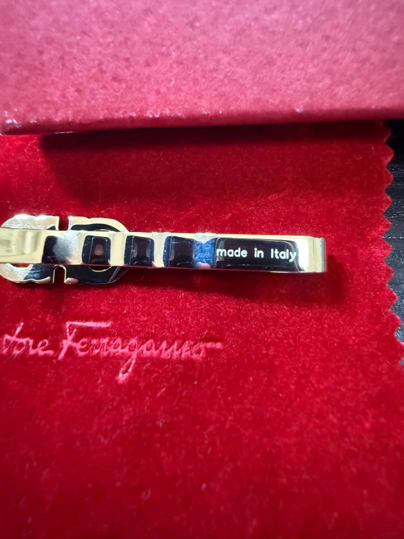 フェラガモ　ネクタイピン　ゴールド