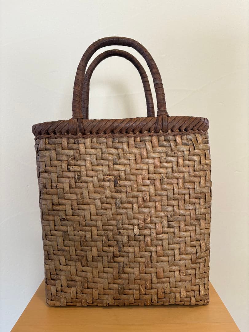 かごバッグ　くるみ（持ち手は山葡萄）民藝