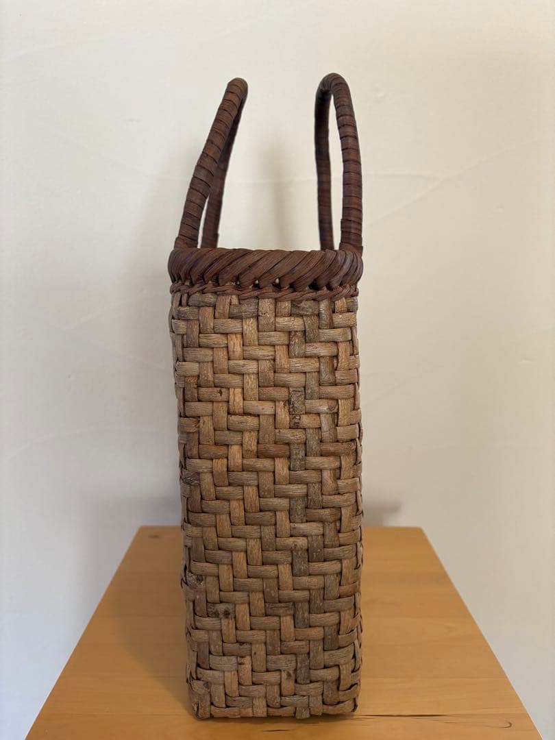 かごバッグ　くるみ（持ち手は山葡萄）民藝